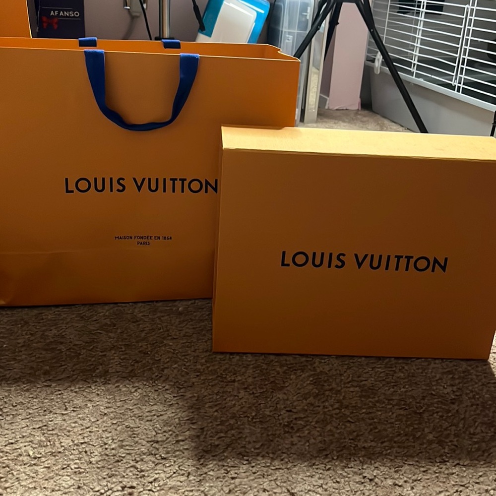Louis Vuitton -Empty Box w/ shopping bag